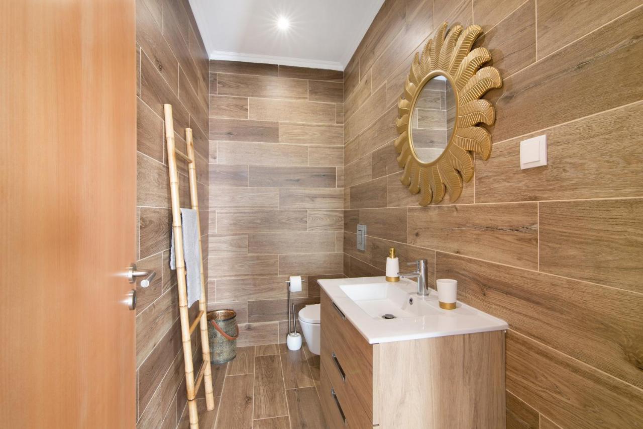 Traditional 3 Bedroom Apartment Alte Buitenkant foto