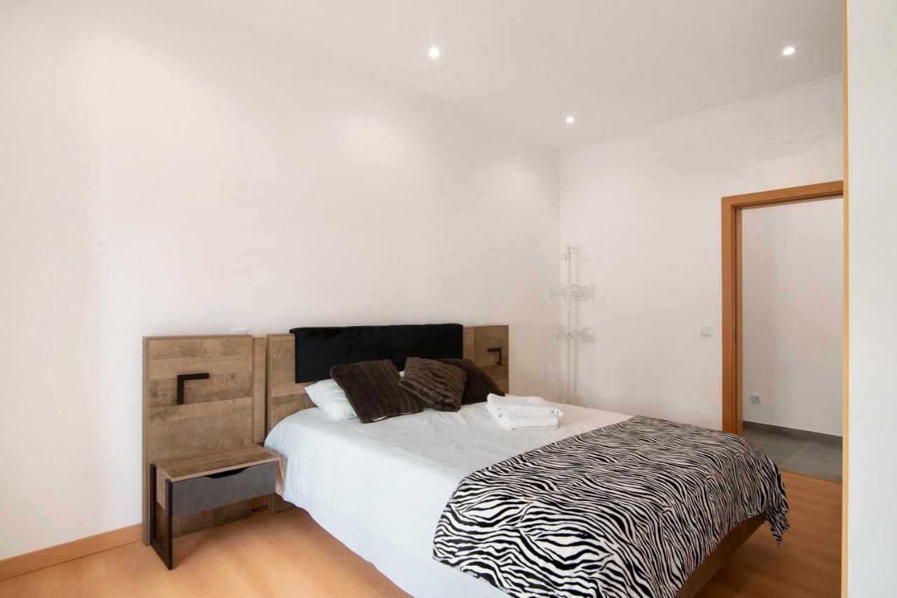 Traditional 3 Bedroom Apartment Alte Buitenkant foto