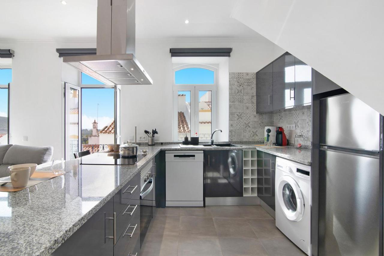 Traditional 3 Bedroom Apartment Alte Buitenkant foto