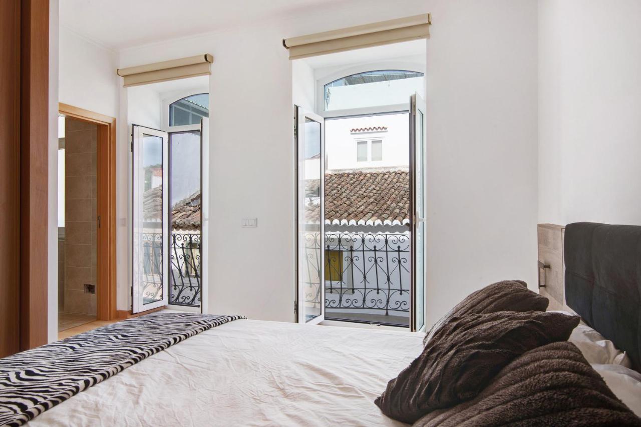 Traditional 3 Bedroom Apartment Alte Buitenkant foto